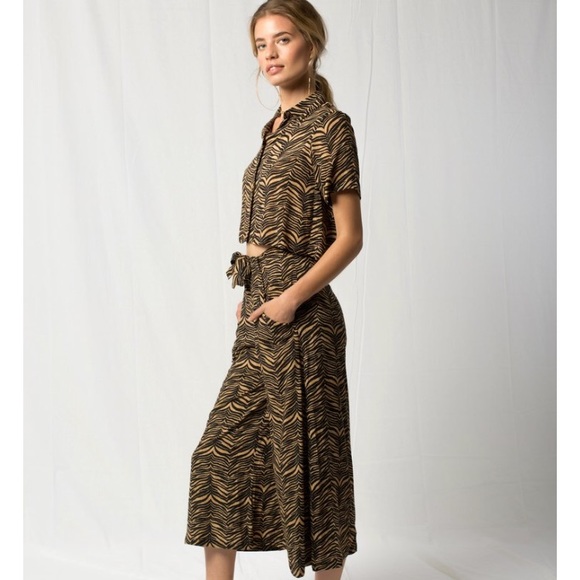 Aila Blue Mahalo Top - Picture 2 of 5